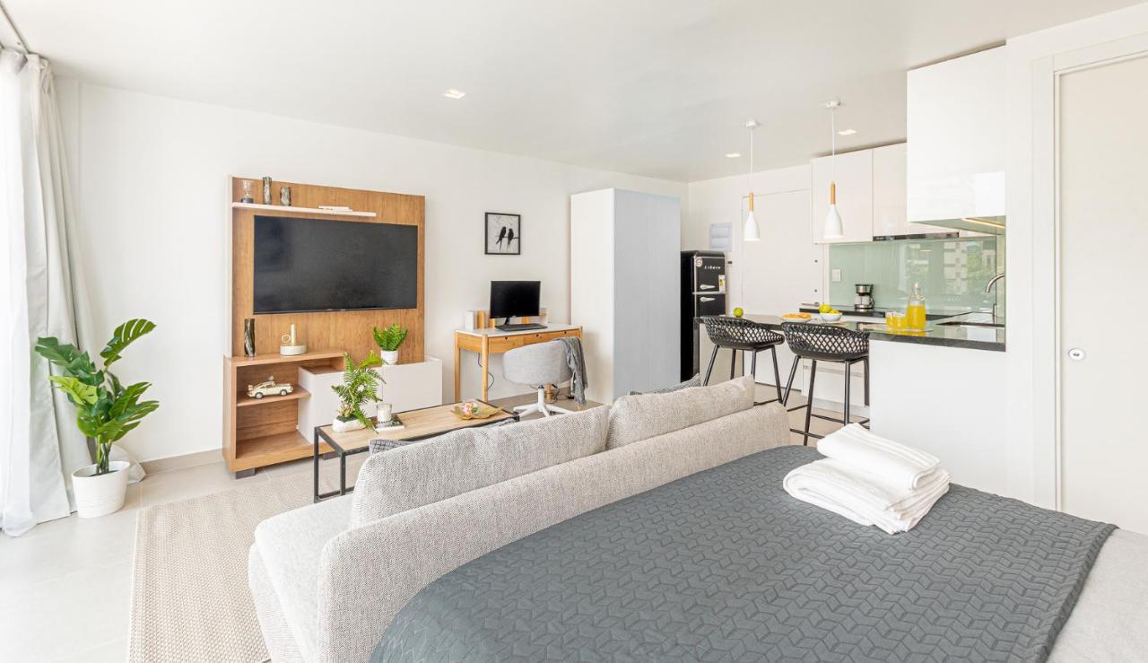 Apartamento New In Barrio El Golf Santiago